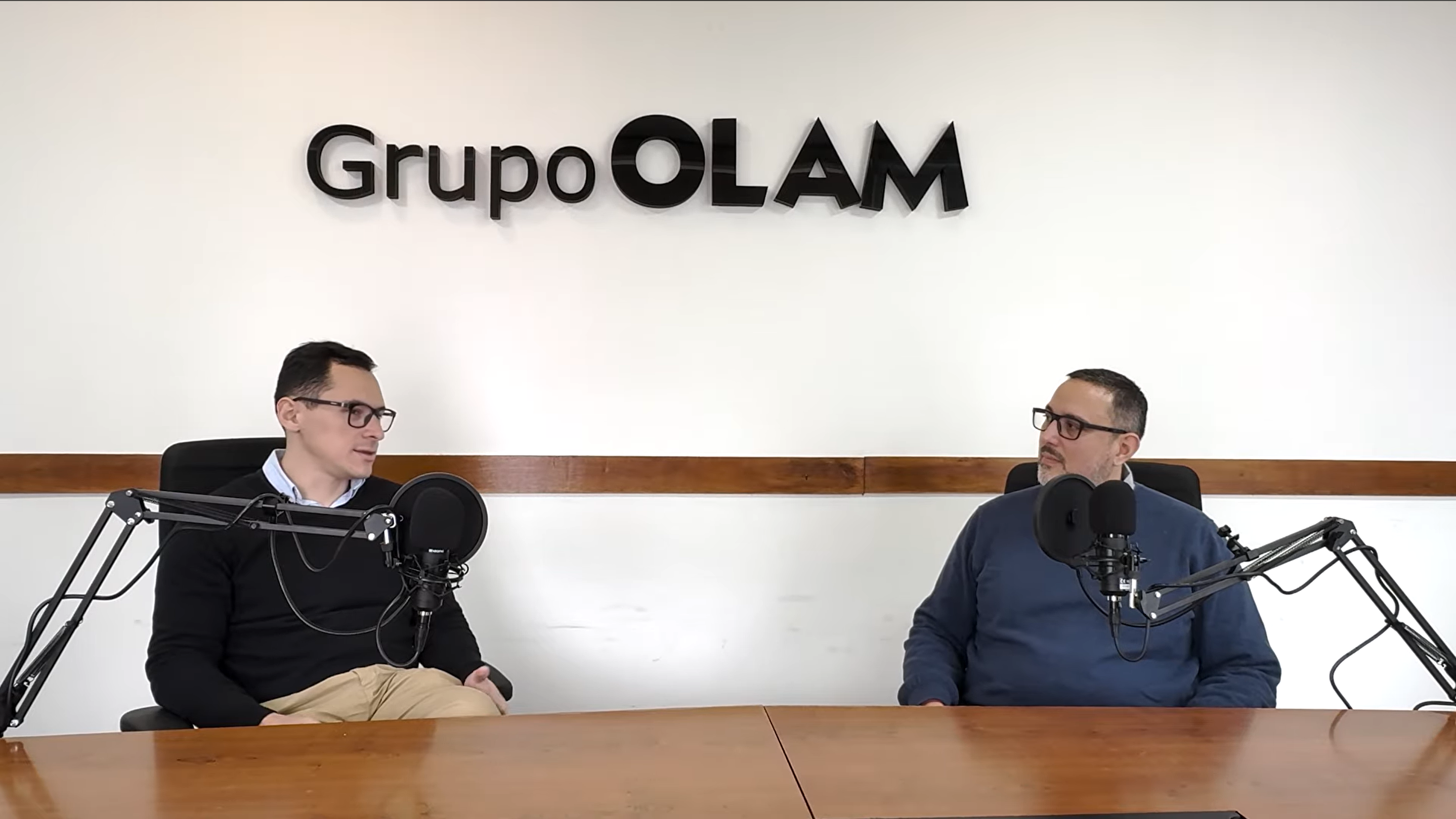 ¿Chatbots vs Asistentes Virtuales? La Evolución de la IA que Transforman los Negocios.